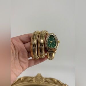 Gold Coil Bracelet Watch with Green Dial – Luxe Stretch Statement Watch